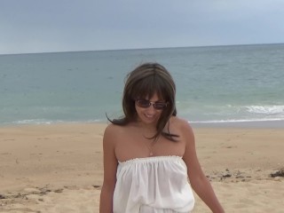 Dildo On The Beach - Fuck with a vibrator and a dildo on the beach. | free xxx mobile videos -  16honeys.com