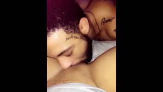I love how he tongue kiss this pussy