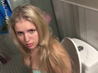 Cute teen face close up while peeing on toilet | free xxx mobile videos -  16honeys.com
