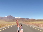 Preview 5 of Je le suce et avale tout son sperme en plein milieu de la route au Chili