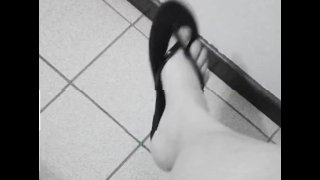 @tici_feet tici feet ig tici_feet dangling black havaianas, lilac (preview)