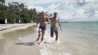 GAYWIRE - Trevor Laster Gets Good Pump On The Beach With Wesley Woods