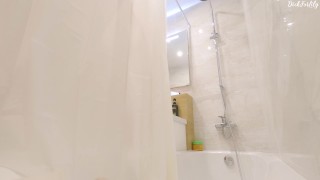 CAMERA IN THE SHOWER - GIRL DOUBLE CUMS