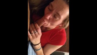 MATURE CHICK LOVES TO DEEPTHROAT YOUNG DICK.