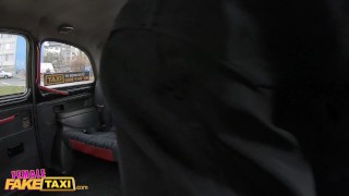 Female fake Taxi Jasmine Jae fucks the Public Agent in her Taxi