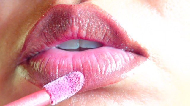 Pink Lips: Light Lip Gloss Fetish | free xxx mobile videos - 16honeys.com