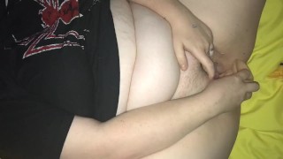 Chunky white girl her fucks her self with the dildo