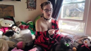 Little slut stuffs her pussy with big dildo + fan gift unboxing