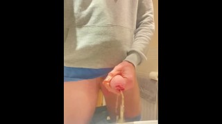 Pissing and jerking off over the sink. Imagine fucking your anal.