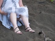 Preview 1 of J'exhibe ma chatte sur une plage publique - I show off my pussy on a public beach