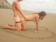 Preview 5 of Hot teen girlfriend surprises her boyfriend with her wet pussy on a public beach! - TravellingLovers