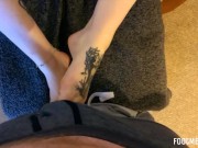 Preview 1 of Sexy footjob end with cum all over her pretty little feet