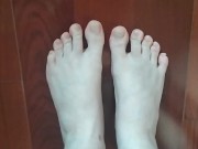 Preview 1 of Foot fetish - from above! Stretching toes...!