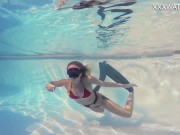 Preview 5 of Sophie Murena blonde babe masturbating in the pool