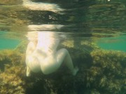 Preview 3 of Slim girl swims naked in sea and masturbate her pussy