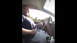 21-year-old obese masturbated in the car and makes a tiktok.