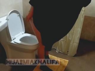 How Muslim girl pissing? Caught piss in toilet. | free xxx mobile videos -  16honeys.com