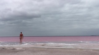 Walks on the pink lake