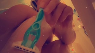 Chubby Girl Shaving Legs and Cunt