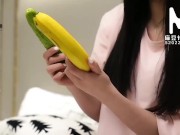 Preview 4 of 【国产】麻豆传媒作品/MMZ006香蕉话2-Cucumber-000的用法/免费观看         
