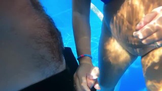 Underwater sex in public, people watching
