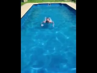 Just a relaxing day in the pool for me and a great day for a voyeur | free  xxx mobile videos - 16honeys.com
