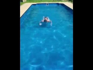 Voyeur Swim - Just a relaxing day in the pool for me and a great day for a voyeur | free  xxx mobile videos - 16honeys.com