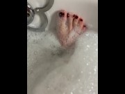 Preview 3 of Foot job. 11 toe hoe gives foot job in bath!!