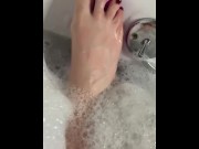 Preview 6 of Foot job. 11 toe hoe gives foot job in bath!!