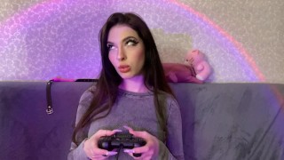 Beautiful Gamer Girl Sucking Big Cock and Get Cumshot On Her Face