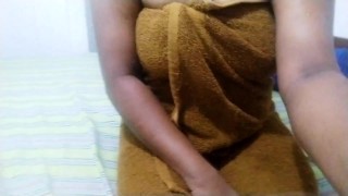 උදේ නැගිට්ට ගමන් මේකිට මෝල් Sri lanka Hot Wife Want Melt Her Sexy Pussy In The Morning Bed