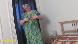 Mature Lady With Huge Natural Tits Rubbing Her Fat Pussy On Camera