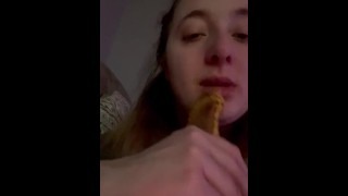 Watch me suck on a banana like it’s a cock daddy 💦