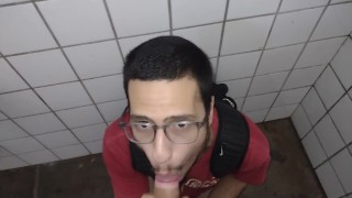 Delicious BlowJob in a Glory Hole doing cruising