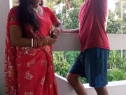 Preview 1 of Balcony Pe Khadi Aunty Ko Patakar Jabardasti Choot Chudayi Kiya