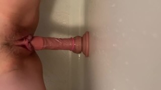 [Active college student] Insert a dildo dick in the back // It felt too good