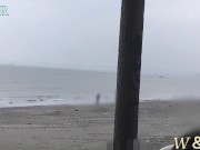 Preview 1 of 【個人撮影】可愛い彼女が海岸で散歩している人が居るのに全裸オナニーで気持くなっちゃう♡Naked masturbation on the beach♡