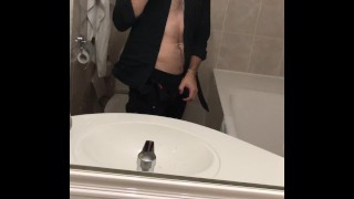 Homemade video of a guy jerkoff a dick and ending up in the toilet