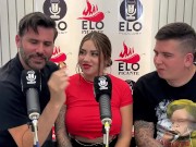 Preview 6 of Entrevista con Elo Podcast termina en una mamada y mucho cum - Sara Blonde - Elo Picante