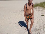 Preview 1 of Turista Pede Informação e Ganha Foda Gostosa Na Praia