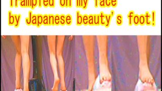 Trampled on my face by Japanese beauty's foot! Two-way view!