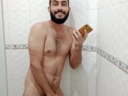 Preview 1 of Hermanastra malcriada y cachonda mamando polla en la ducha y tragando leche - Porno en Español