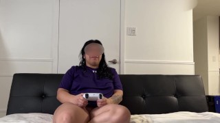 Gamer girl also likes to suck & fuck - PotitoGordo (Amateur)