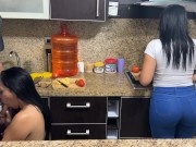 Preview 3 of Hijastras Hermosas de 18 Años Cocinando Porque Deben de Darles de Comer a su Padrastro
