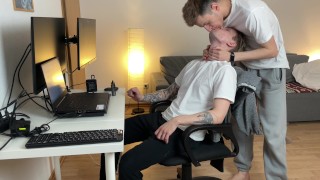 bored twink came to fuck to his boyfriend and cum from anal