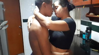 ක්ලාස් ඉන්ටවල් එකේ කපල් එක ගන්න සැප Sri lankan Couple hot sex fuck leak in class room