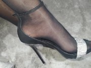 Preview 1 of My secretary dresses very sexy with slippers and stockings to fuck me