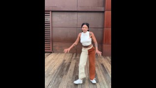 Famous slut OF content dance video leaked