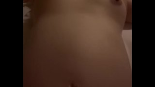[Someone else's pregnant woman, 8th month] Blowjob from daytime, vaginal cum shot in big womb