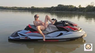 Pussyplay on Jetski